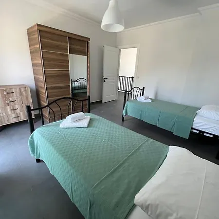 Hotel Goecekte 4+1 Havuzlu Lueks Villa, Goecek