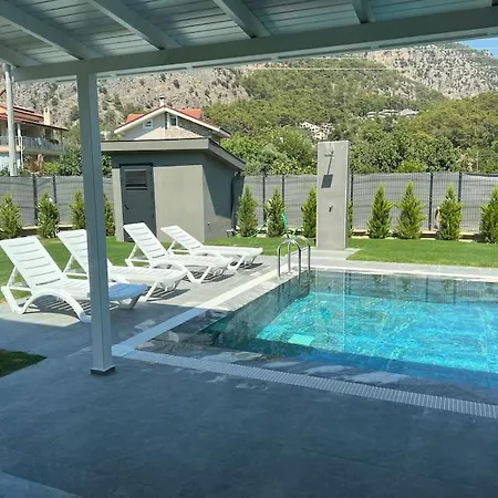 Goecekte 4+1 Havuzlu Lueks Villa, Goecek Fethiye